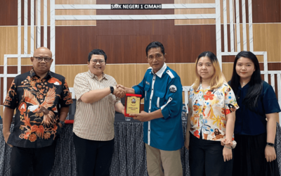 Berbagi tentang Semesta Dunia Digital di SMKN 1 Cimahi