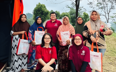 Fikom Untar Salurkan Kepedulian bagi Warga Terdampak Tanah Bergerak di Tegal